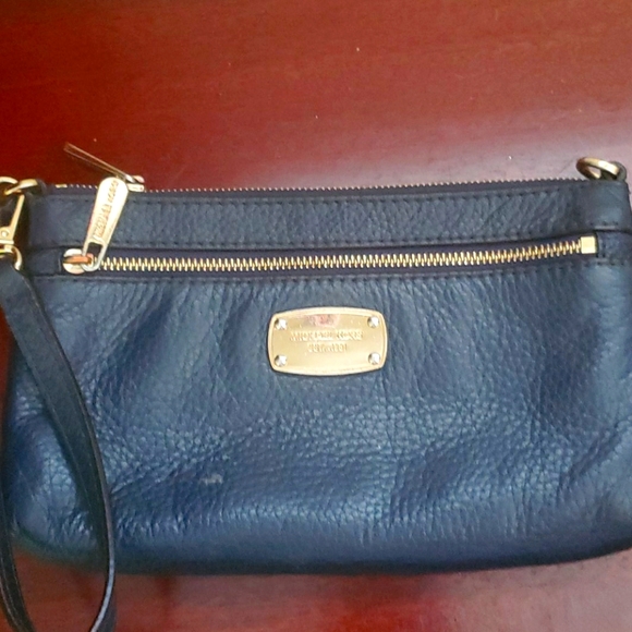 Michael Kors Handbags - Michael Khors Wallet